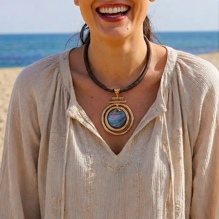 Uvita Necklace | Mother of Pearl Collar Necklace - Gardenia Jewelry