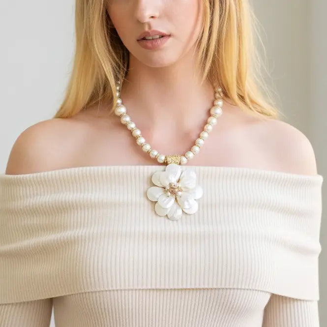 The Ellie Necklace | Mother of Pearl Flower