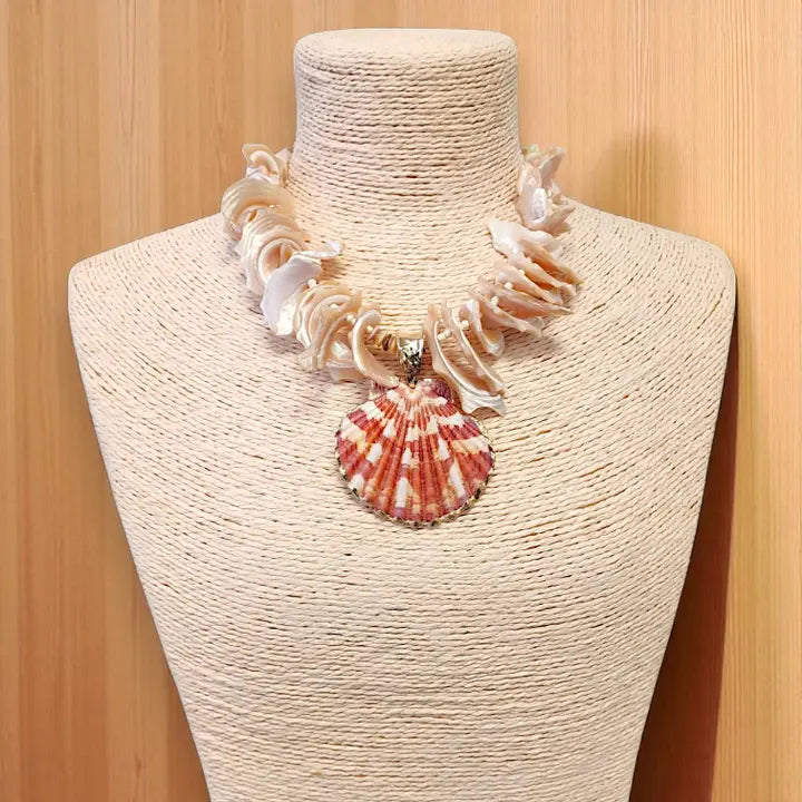 Chunky Mocha Seashell Necklace w/ Clam Shell Shell Pendant