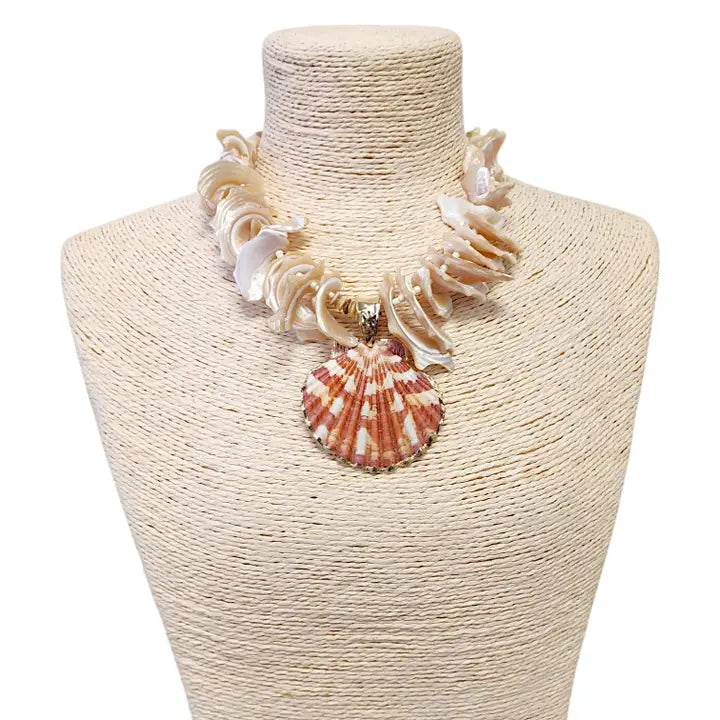Chunky Mocha Seashell Necklace w/ Clam Shell Shell Pendant