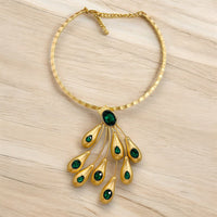 Short Sculpted Pendant Necklace | Vintage | Emerald Green